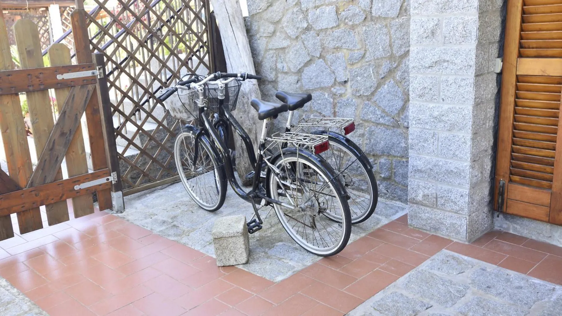 Apartmán Appartamenti Oleandro - Giardini, Terrazze, Clima E Posti Auto Marina di Campo