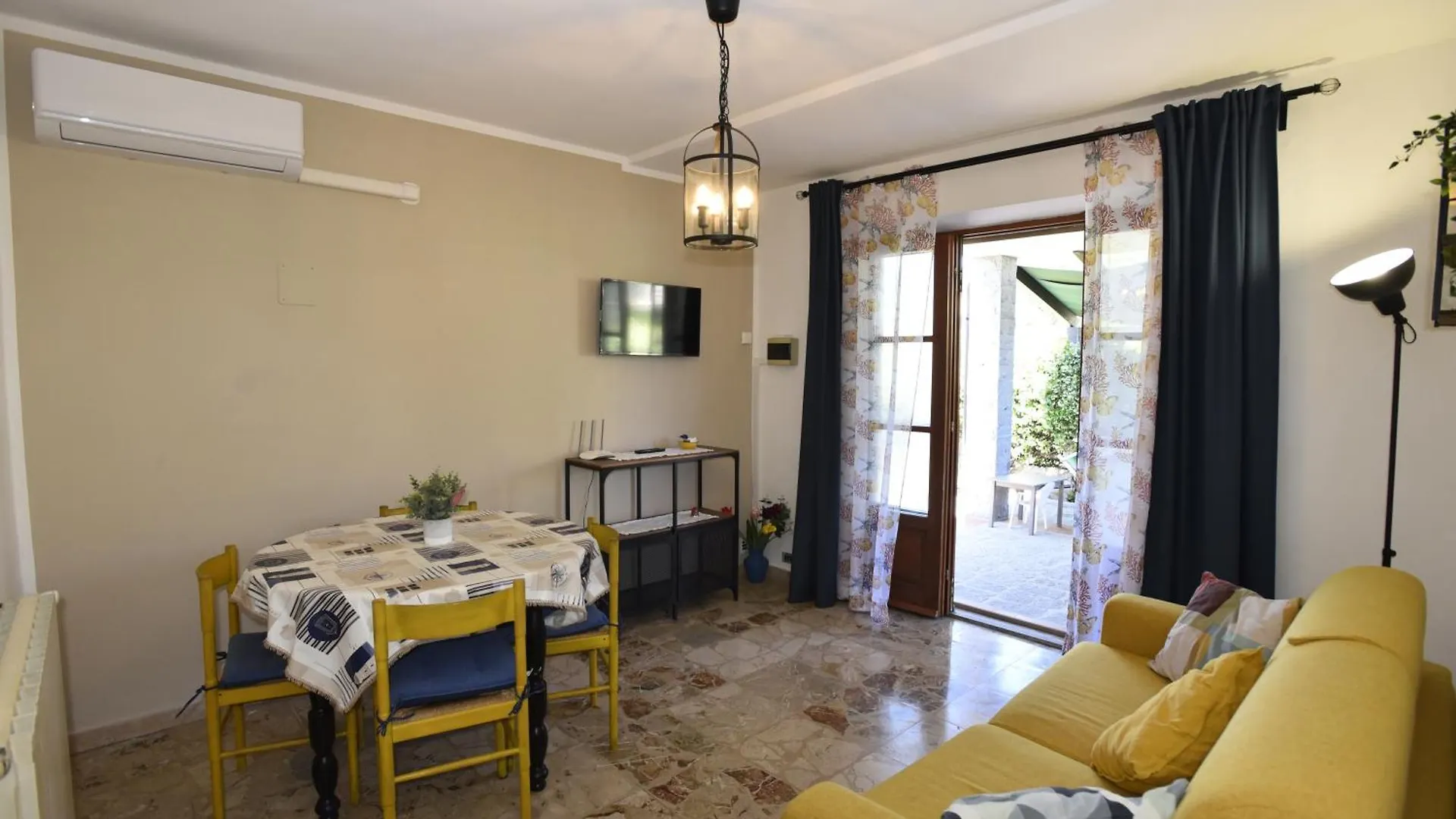 Apartmán Appartamenti Oleandro - Giardini, Terrazze, Clima E Posti Auto Marina di Campo